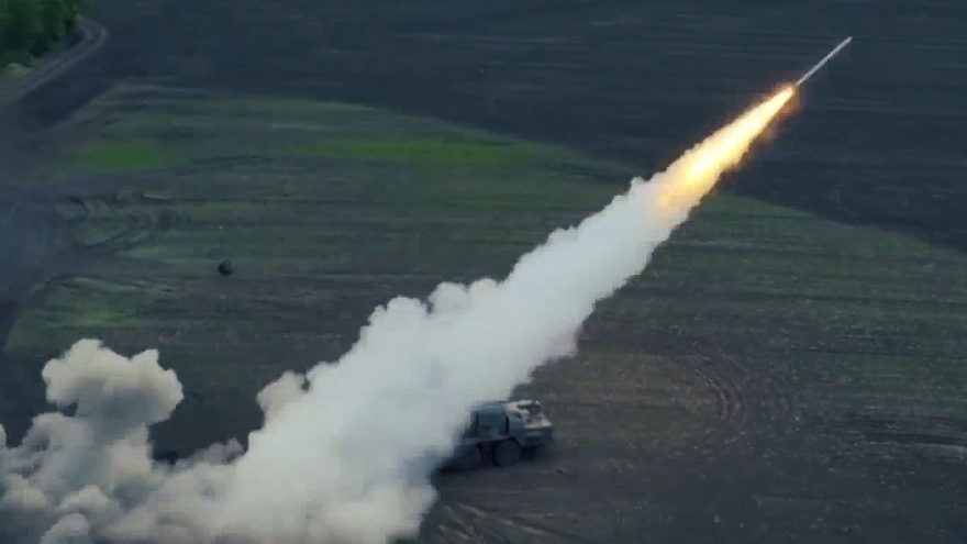 Nga đăng video pháo phản lực Smerch của nước này hoạt động ở Ukraine